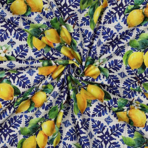 Tissu Coton Viscose Digital Chiara citrons sur carreaux bleu sur fond Blanc cassé