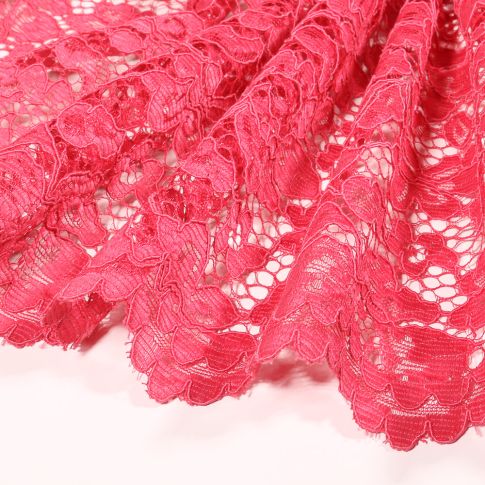 Tissu Dentelle Lessana sur fond Framboise