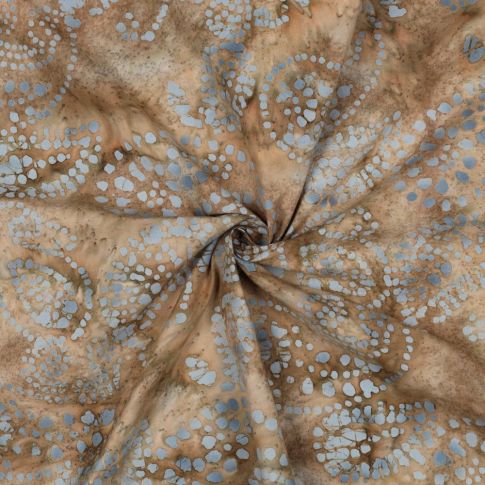 Tissu Batik de Coton rosaces et spirales Bleu ciel sur fond Beige sable