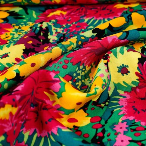 Tissu Viscose imprimé Fleurs rouges et jaunes sur fond Vert