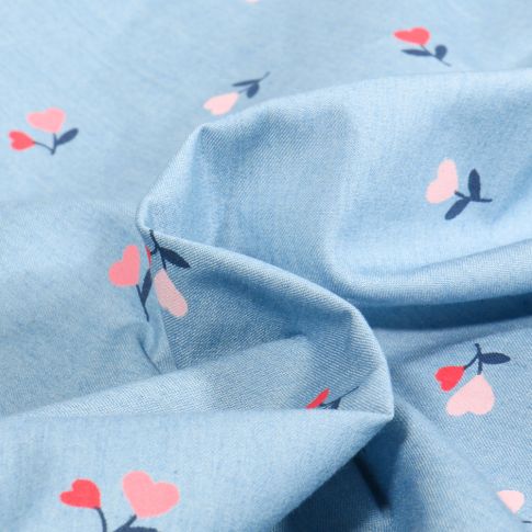 Tissu Chambray léger Cherry Coeurs sur fond Bleu clair