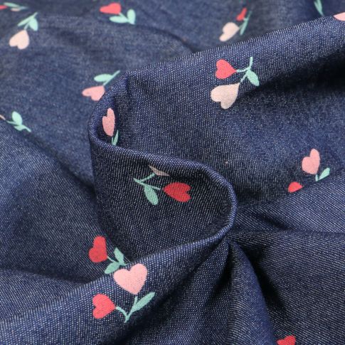 Tissu Chambray léger Cherry Coeurs sur fond Bleu foncé