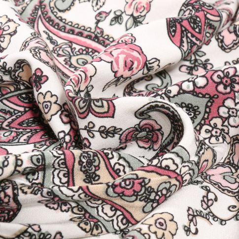 Tissu Viscose extensible  Motifs cachemire sur fond Blanc cassé