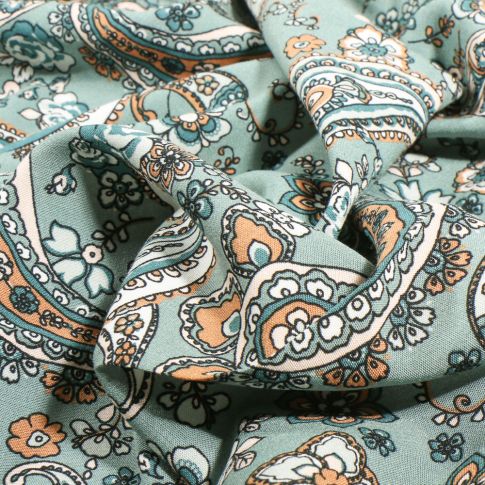 Tissu Viscose extensible  Motifs cachemire sur fond Vert menthe
