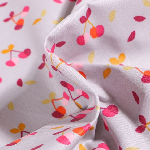 Tissu Coton enduit Cerises multicolores sur fond Gris clair