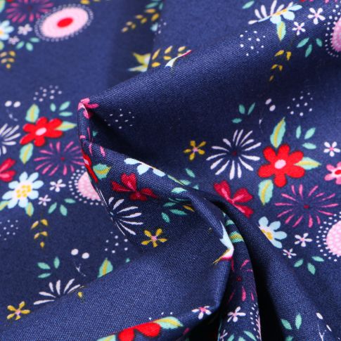 Tissu Coton imprimé Fleurs estivales sur fond Bleu nuit