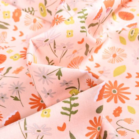 Tissu Coton imprimé Bio Fleurs des champs sur fond Rose nude