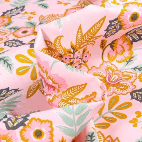 Tissu Coton imprimé Vicky sur fond Rose pâle