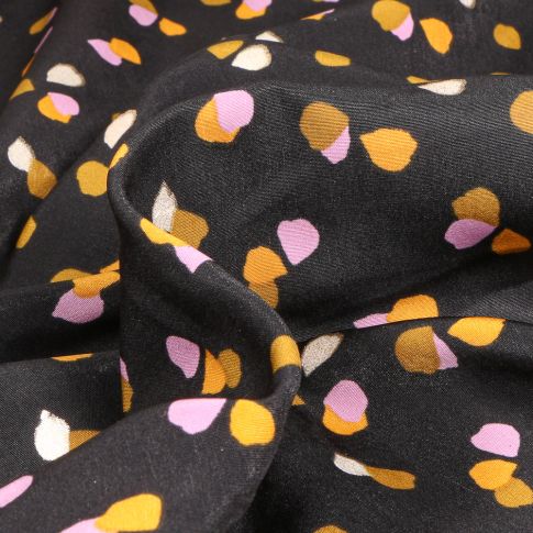 Tissu Satin imprimé Iza sur fond Noir