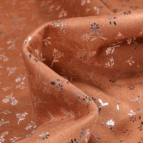 Tissu Suédine Elasthanne aspect Daim Fleurs métallisés sur fond Camel
