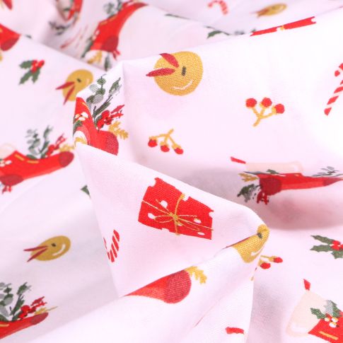 Tissu Coton imprimé Cadeaux et chaussettes de noël sur fond Blanc