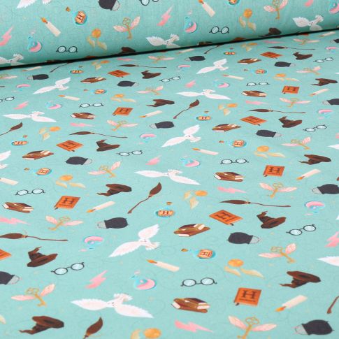 Tissu Coton imprimé sous licence Harry Potter Chapeau magique sur fond Vert