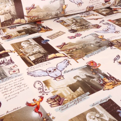 Tissus Velours d'ameublement sous licence Harry Potter grimoire sur fond Ecru
