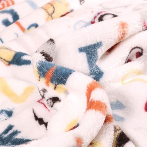 Tissu Doudou Alpha kids sur fond Blanc