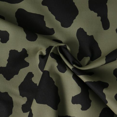 Tissu Toile de Coton  Zélina camouflage militaire sur fond Vert kaki