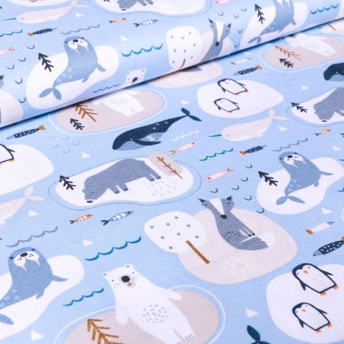 Tissu Coton Dashwood Studio Animaux polaire sur fond Bleu ciel