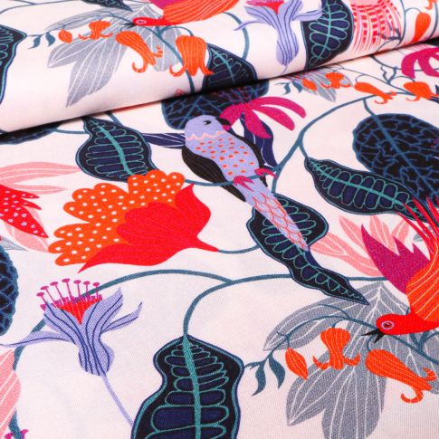 Tissu Viscose Dashwood Studio Végétations tropical sur fond Blanc cassé