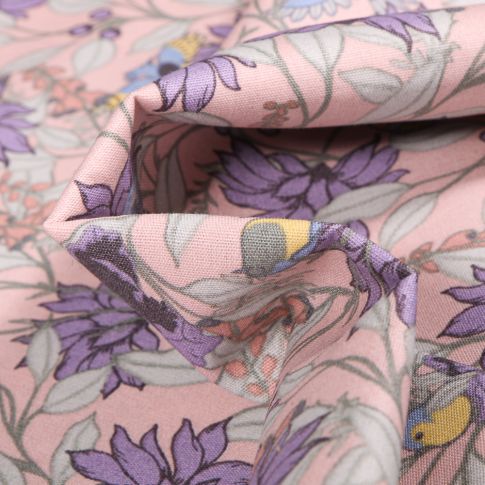 Tissu Coton imprimé Fleurs et Oiseaux sur fond Rose pâle
