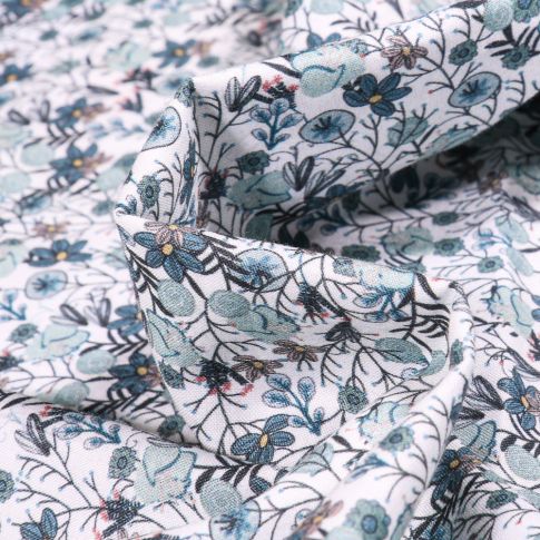 Tissu Popeline de coton Sweet Flower Apolline vert d'eau sur fond Blanc