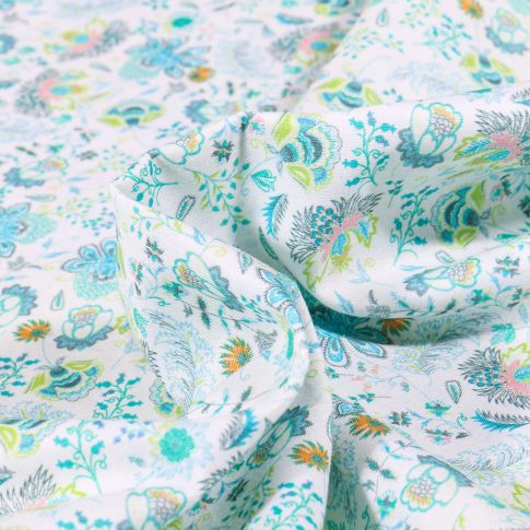 Tissu Popeline de coton  Sweet Flower Camille vert sur fond Blanc