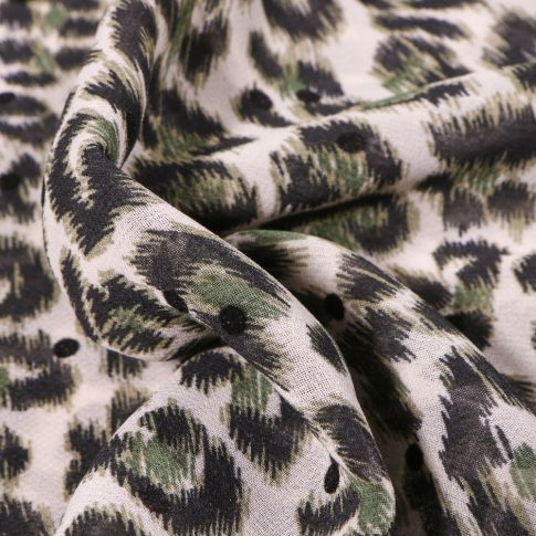 Tissu Mousseline Tâches léopard vertes sur fond Blanc cassé