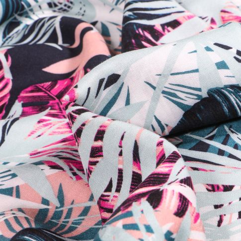 Tissu Viscose légère Plume et Jungle Rose et bleu sur fond Noir