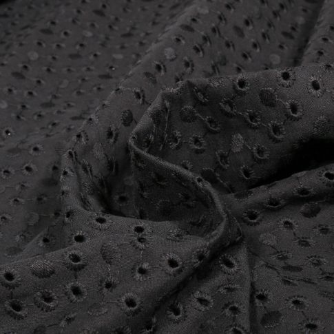 Tissu Broderie anglaise Dotty's sur fond Noir