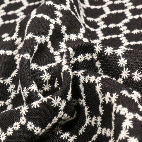 Tissu Viscose Lin Brodé Elody sur fond Noir