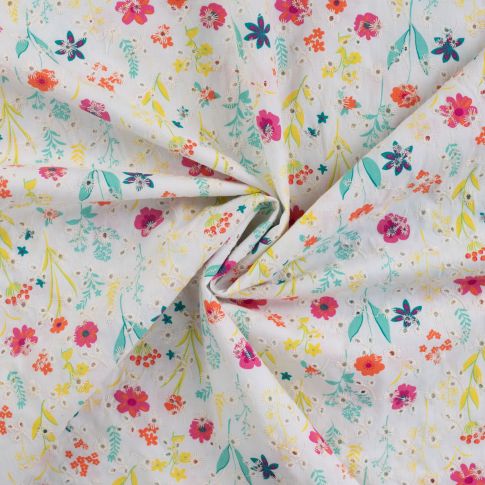 Tissu Coton brodé ajouré imprimé fleuris fuschia sur fond Blanc