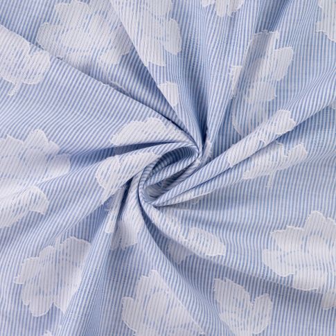 Tissu Voile de Coton rayures et Fleurs brodées sur fond Bleu clair