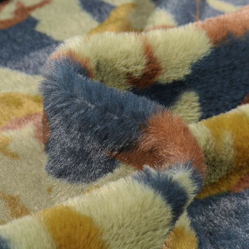 Tissu Fausse fourrure  Camouflages sur fond Vert kaki