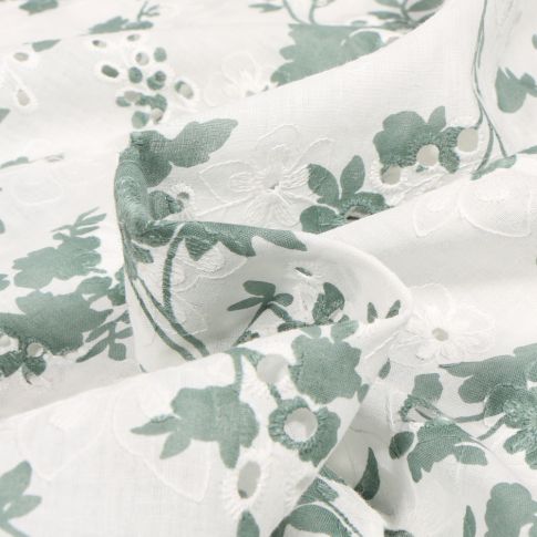 Tissu Voile de Coton brodé Balya vert d'eau sur fond Blanc