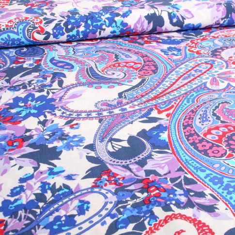 Tissu Viscose Motifs cachemire bleu sur fond Blanc