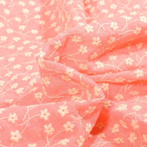 Tissu Voile de Coton Fleurs brodées sur fond Saumon