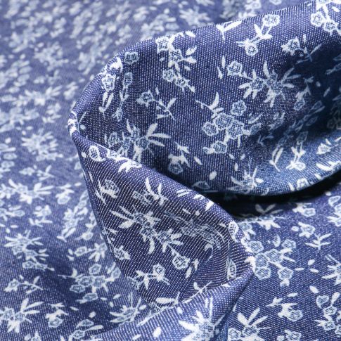 Tissu Jean Denim extensible Bouquets de fleurs blanches sur fond Bleu foncé