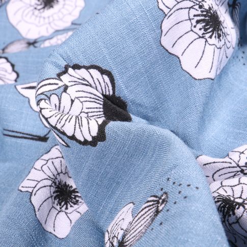 Tissu Viscose extensible Fleurs pavot sur fond Bleu ciel