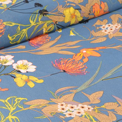 Tissu Mousseline Nupans et fleurs diverses sur fond Bleu