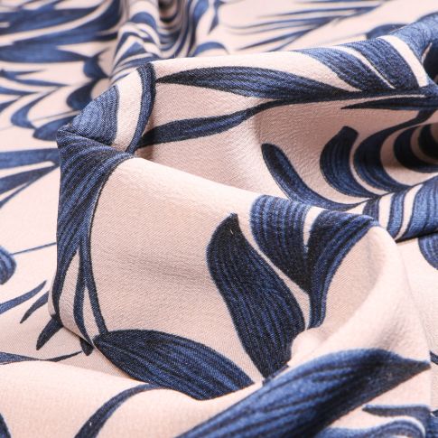 Tissu Crêpe Carmen sur fond Blanc cassé