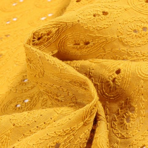Tissu Coton brodé ajouré Motifs cachemire sur fond Jaune