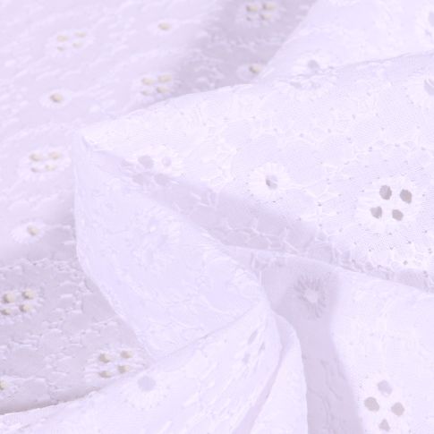 Tissu Coton brodé ajouré Célia Fleurs sur fond Blanc