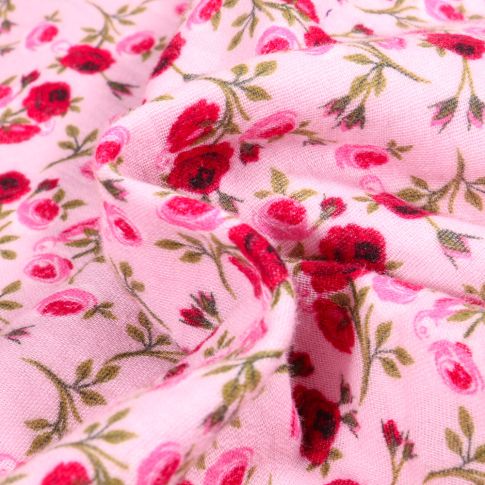 Tissu Double gaze imprimé Boutons de rose sur fond Rose