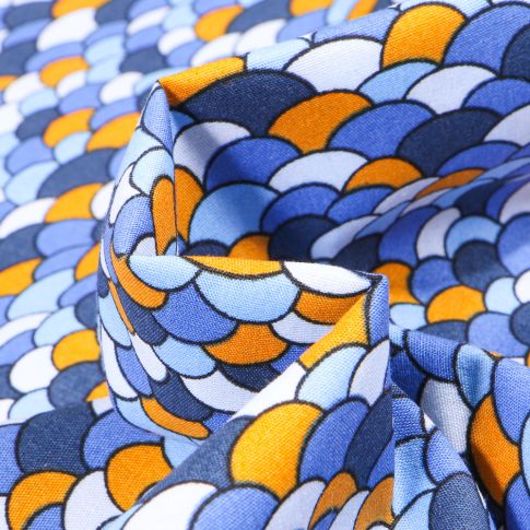 Tissu Coton imprimé LittleBird Ecailles colorées sur fond Bleu