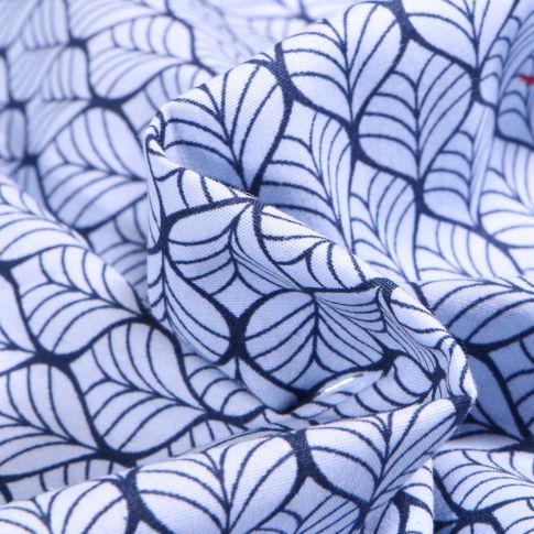 Tissu Coton imprimé Romantic Feuilles sur fond Bleu ciel