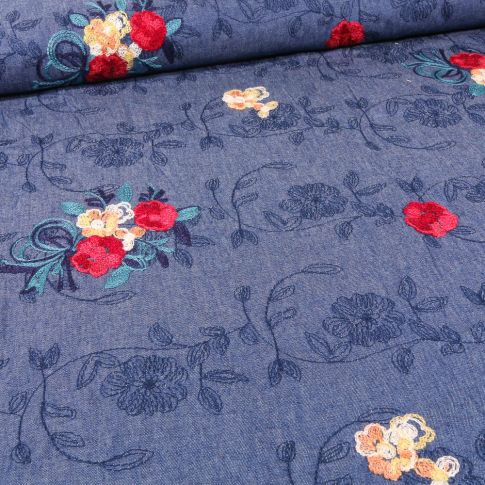 Tissu Chambray Fleurs brodées sur fond Bleu