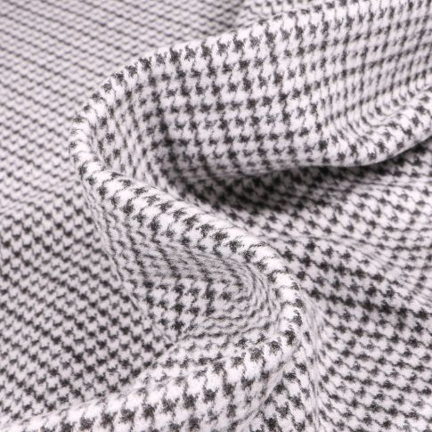 Tissu Jacquard extensible Pieds  de poule noir sur fond Blanc