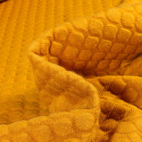 Tissu Sweat matelassé Eleonora Alvéolé sur fond Jaune