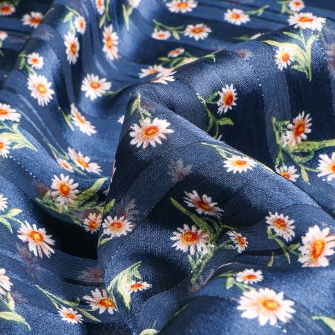 Tissu Voile satiné flowers sur fond Bleu marine