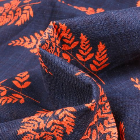 Tissu Voile de coton et viscose Fougère orange sur fond Bleu nuit