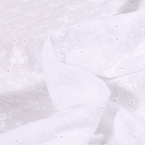 Tissu Broderie anglaise coton ajouré uni Livia Blanc