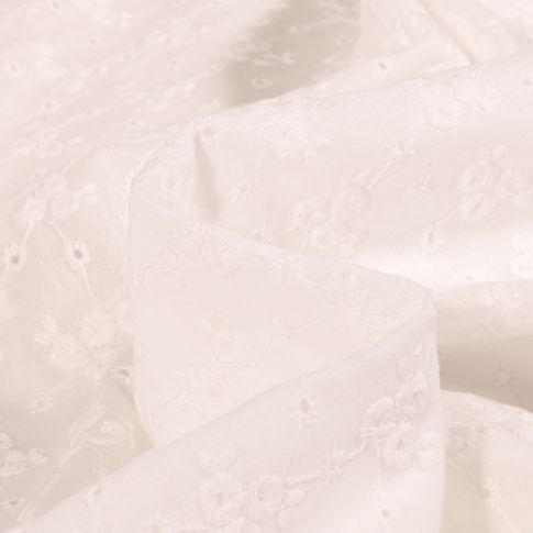 Tissu Broderie anglaise coton ajouré uni Livia Blanc cassé
